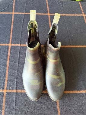 J. Crew Women's Camo Chelsea Rain Boots in Green and Brown